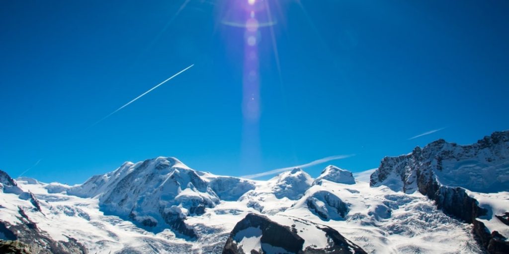 The term "sunshine readable" refers to a display that can be viewed in high ambient light settings, such as direct sunlight.