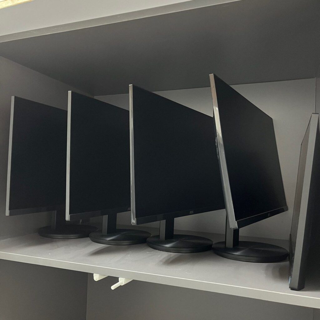 monitor screen refurbishment